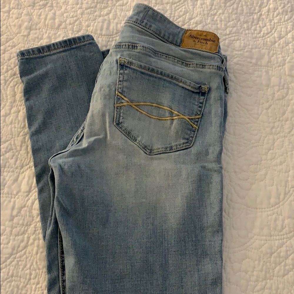 Light jeans
